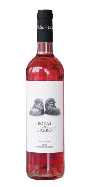 botella vino rosado botas de barro